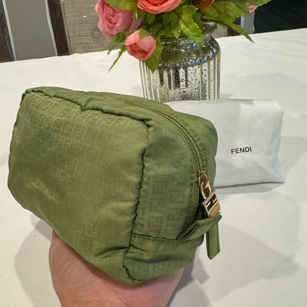 Fendi Green Women's Makeup Case  Toiletry Pouch With Dustbag